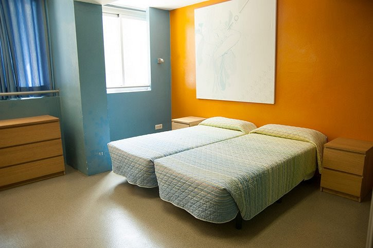 Non-AC sharing room for students in Lucknow